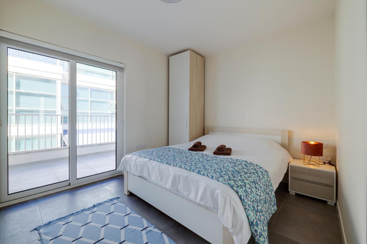 Stunning 3Br Apartment With Marina Views Ta Xbiex Екстериор снимка